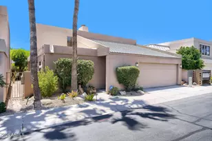 3047 E Stella Ln, Phoenix, AZ 85016 - Photo 2