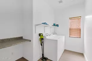 15811 N Cristine Ln, Surprise, AZ 85388 - Photo 16