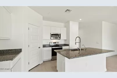 2921 W Sonrisa Avenue, Apache Junction, AZ 85120 - Photo 2