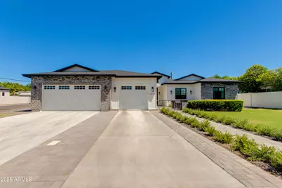 3802 E Highland Avenue, Phoenix, AZ 85018 - Photo 2