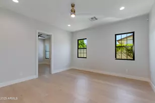 3802 E Highland Ave, Phoenix, AZ 85018 - Photo 18