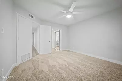 9249 N 47th Drive, Glendale, AZ 85302 - Photo 14