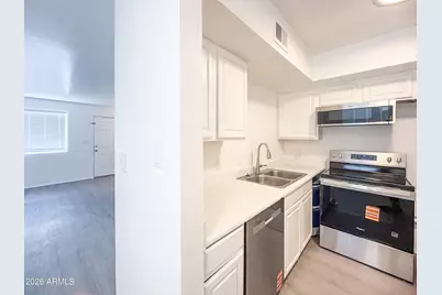 13020 N 21st Place #02, Phoenix, AZ 85022 - Photo 2