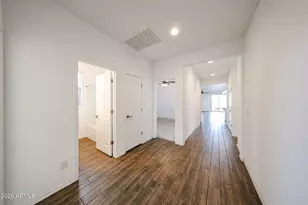 2306 E Branham Ln, Phoenix, AZ 85042 - Photo 4