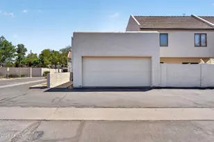 821 E Redondo Dr, Tempe, AZ 85282 - Photo 30