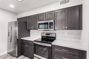 11035 W Tonada Dr, Sun City, AZ 85351 - Photo 10