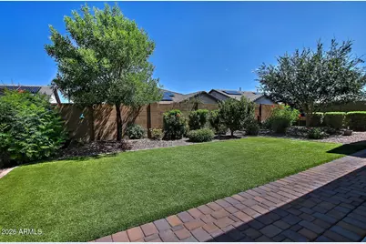 7026 W Springfield Way, Florence, AZ 85132 - Photo 4