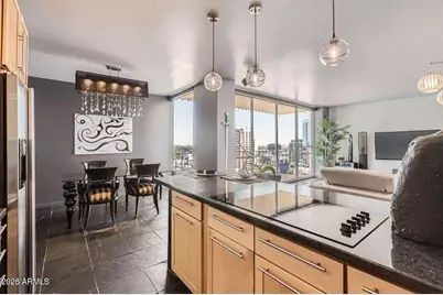 207 W Clarendon Avenue #G18, Phoenix, AZ 85013 - Photo 4