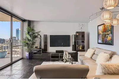 207 W Clarendon Avenue #G18, Phoenix, AZ 85013 - Photo 2