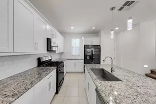 683 N Abalone Dr, Gilbert, AZ 85233 - Photo 8