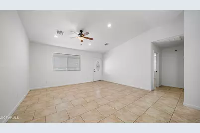 8807 W Catalina Drive, Phoenix, AZ 85037 - Photo 6