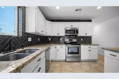 8807 W Catalina Drive, Phoenix, AZ 85037 - Photo 10