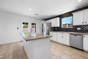 8807 W Catalina Dr, Phoenix, AZ 85037 - Photo 12