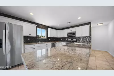 8807 W Catalina Drive, Phoenix, AZ 85037 - Photo 8