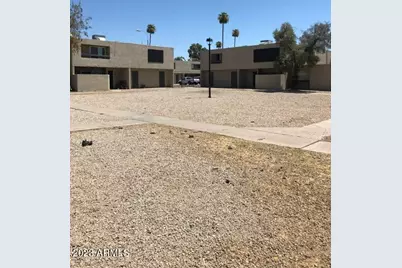 2674 N 43rd Avenue #B, Phoenix, AZ 85009 - Photo 2
