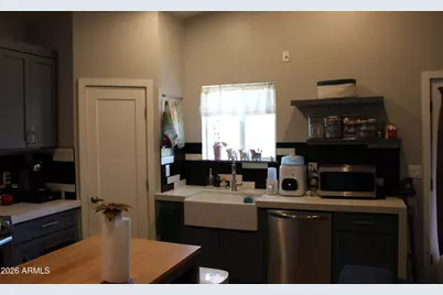 1233 S 15th Drive, Phoenix, AZ 85007 - Photo 14