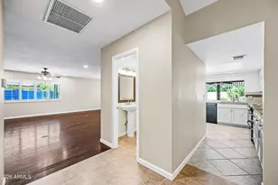 324 W Willow Ave, Phoenix, AZ 85029 - Photo 14