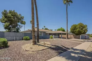 10844 N 37th St, Phoenix, AZ 85028 - Photo 2