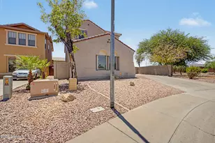 17873 W Watson Ln, Surprise, AZ 85388 - Photo 4