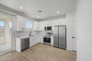 141 W Latona Rd, Phoenix, AZ 85041 - Photo 6