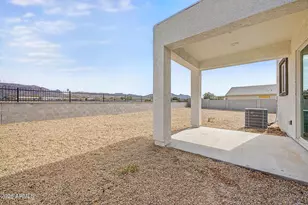 141 W Latona Rd, Phoenix, AZ 85041 - Photo 28