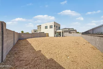 141 W Latona Road, Phoenix, AZ 85041 - Photo 30