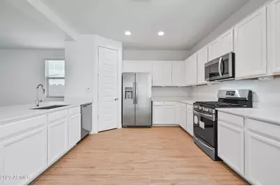 12617 W Kaler Drive, Glendale, AZ 85307 - Photo 8