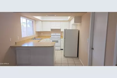 7540 W Turney Avenue, Phoenix, AZ 85033 - Photo 8