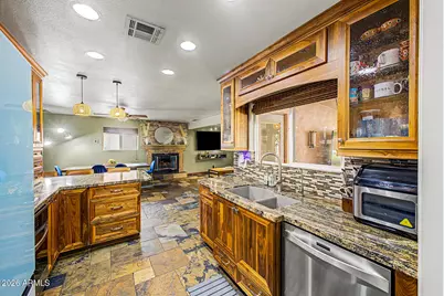 3228 W Sunnyside Avenue, Phoenix, AZ 85029 - Photo 14