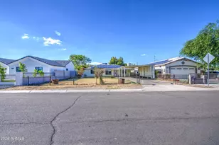 3204 W Monte Vista Rd, Phoenix, AZ 85009 - Photo 2