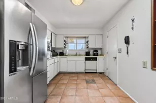14434 N McPhee Dr, Sun City, AZ 85351 - Photo 4