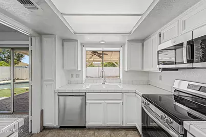 405 W Sandra Terrace, Phoenix, AZ 85023 - Photo 6