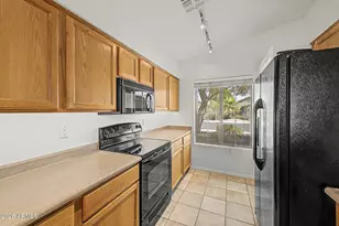 14834 W Lamoille Dr, Surprise, AZ 85374 - Photo 10