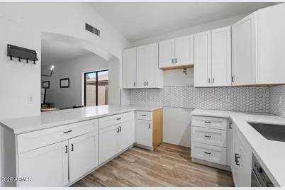 8927 W Shaw Butte Drive, Peoria, AZ 85345 - Photo 14
