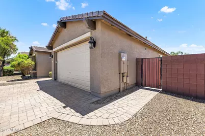 189 W Hackberry Avenue, San Tan Valley, AZ 85140 - Photo 4
