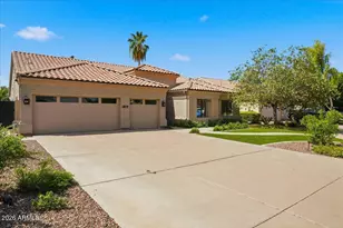 1819 E Monarch Bay Dr, Gilbert, AZ 85234 - Photo 6