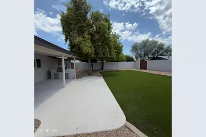 2833 E Sierra Street, Phoenix, AZ 85028 - Photo 12