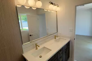 2833 E Sierra St, Phoenix, AZ 85028 - Photo 8