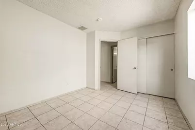 818 W Oraibi Drive, Phoenix, AZ 85027 - Photo 16