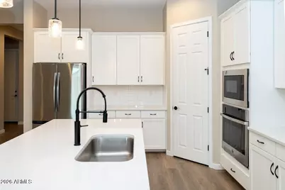 20093 W Montecito Avenue, Litchfield Park, AZ 85340 - Photo 10