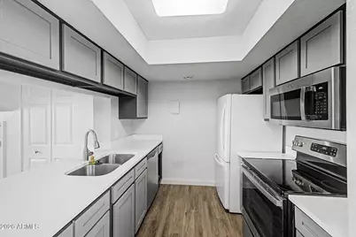 4240 N Longview Avenue #9, Phoenix, AZ 85014 - Photo 8