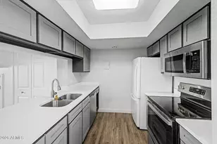 4240 N Longview Ave, Phoenix, AZ 85014 - Photo 8