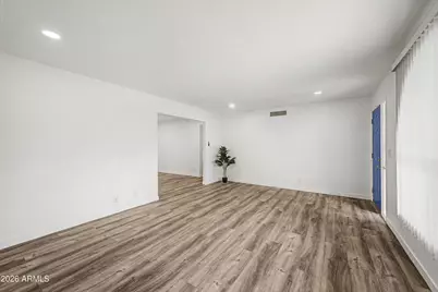 7803 E Kiowa Avenue, Mesa, AZ 85209 - Photo 8