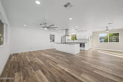 11010 W Sun City Boulevard, Sun City, AZ 85351 - Photo 2