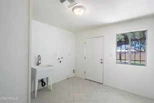 5742 N 12th Pl, Phoenix, AZ 85014 - Photo 20