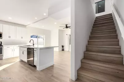 3034 N 39th Street #12, Phoenix, AZ 85018 - Photo 16