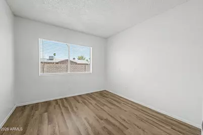 7506 W Turney Avenue, Phoenix, AZ 85033 - Photo 18