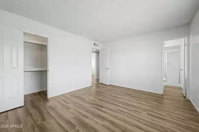 7506 W Turney Avenue, Phoenix, AZ 85033 - Photo 16