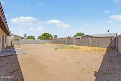 7506 W Turney Avenue, Phoenix, AZ 85033 - Photo 24
