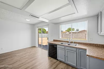 7506 W Turney Avenue, Phoenix, AZ 85033 - Photo 12
